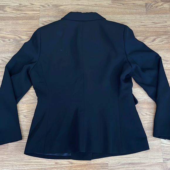 Tahari Pants Suit Size 10 P like new - Picture 2 of 12